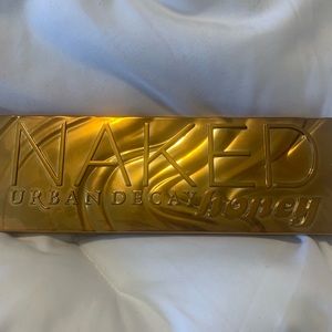 LIKE NEW! used 2 times. Urban Decay Naked palette